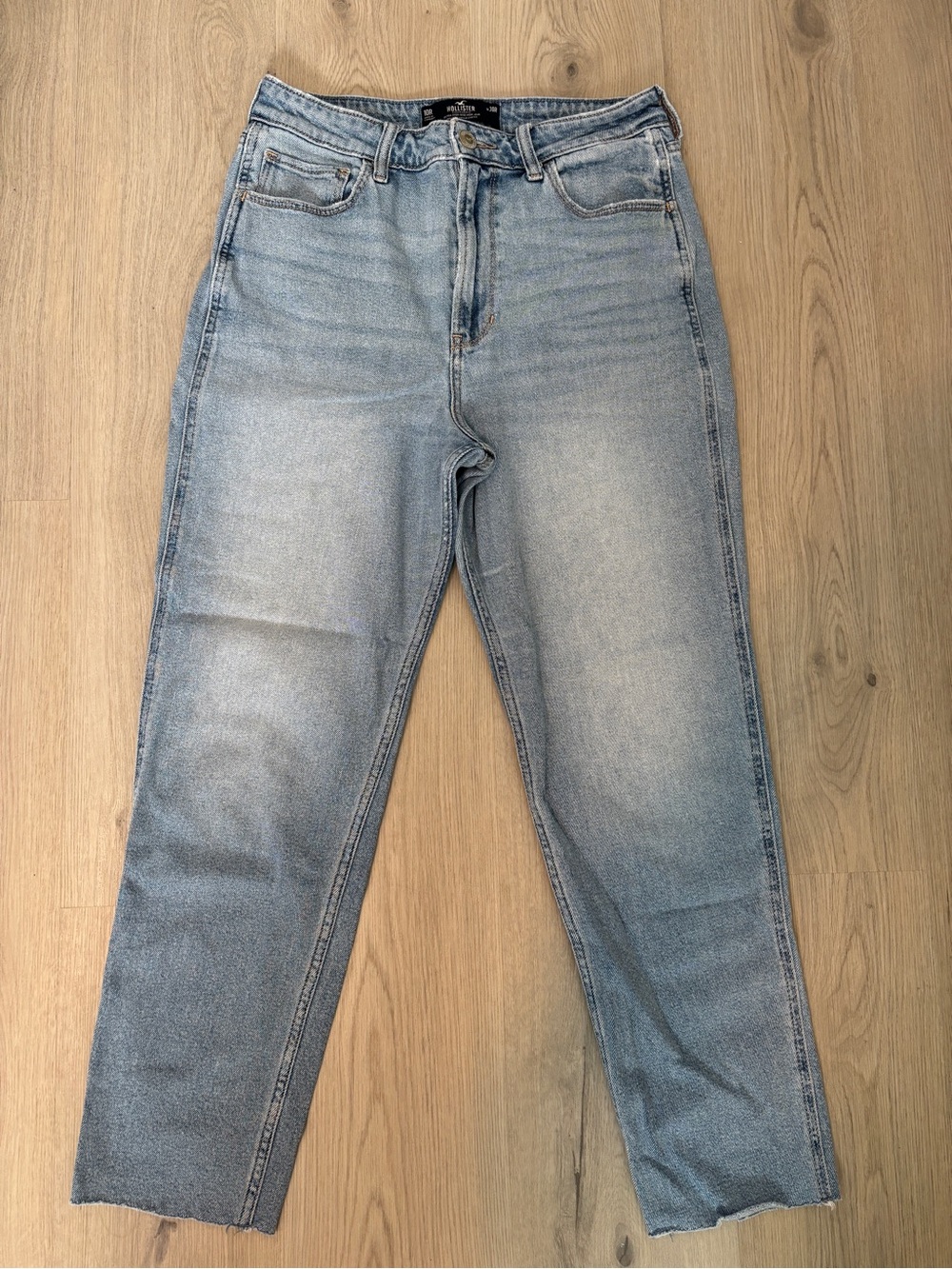 Hollister Light Blue Women's Ultra High-Rise Mom Jeans